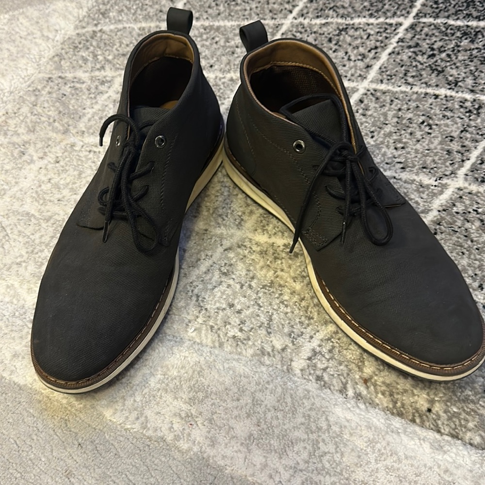 GOODFELLOW SHOES SIZE 9,5